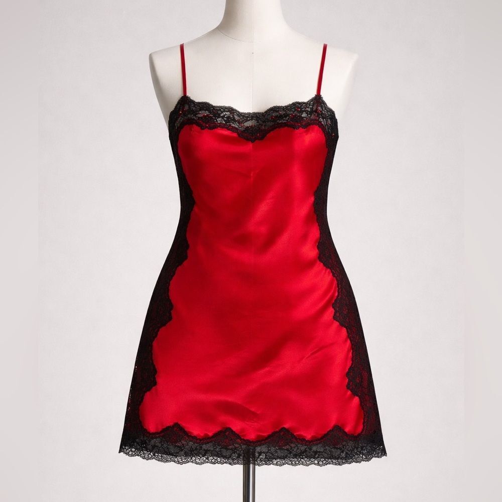 VTG Victorias Secret Silver Lable Red Satin Lace Trim Slip Elegant Nightwear M